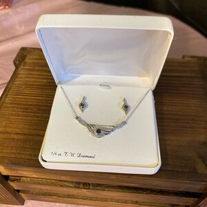 Elegant Silver Necklace and Earring Set